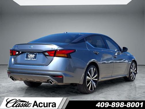 2022 Nissan Altima SR FWD