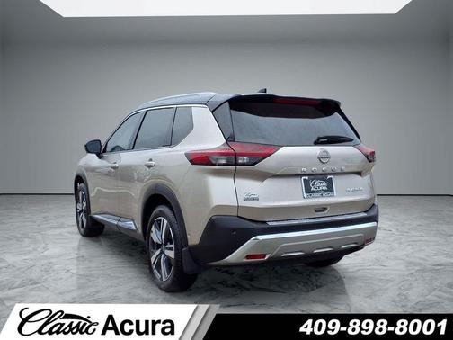 Champagne Silver Metallic/Super Black 2022 Nissan Rogue Platinum