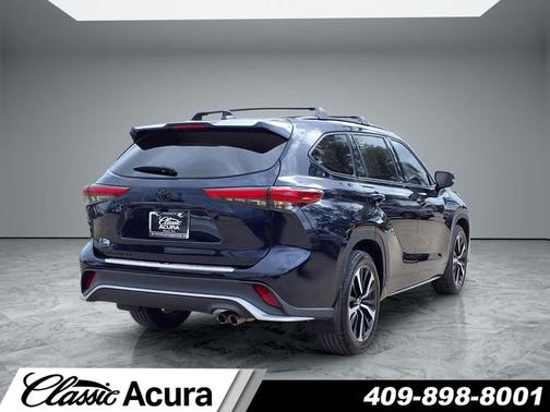 2022 Toyota Highlander XSE