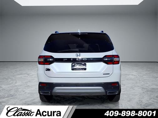 Platinum White Pearl 2023 Honda Pilot Touring 2WD