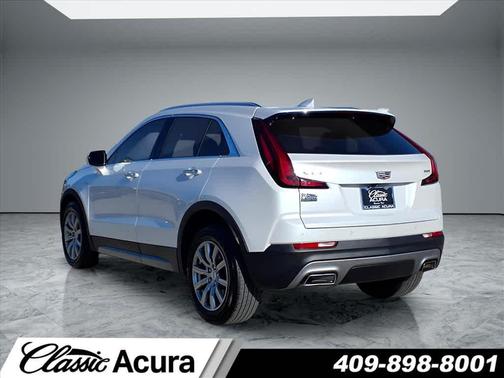 2022 Cadillac XT4 Premium Luxury
