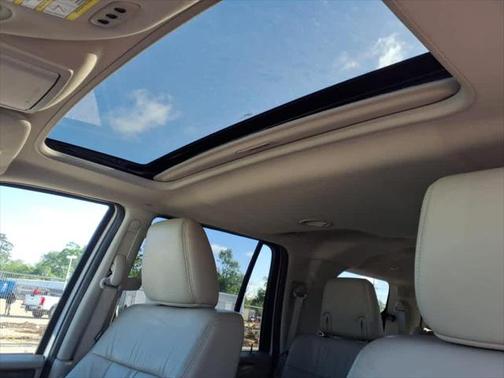2015 Lincoln Navigator Base