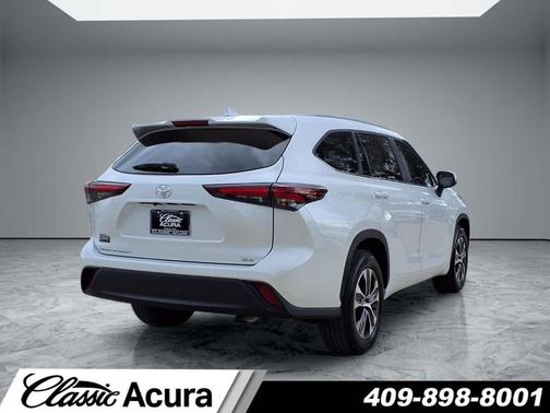 2025 Toyota Highlander XLE