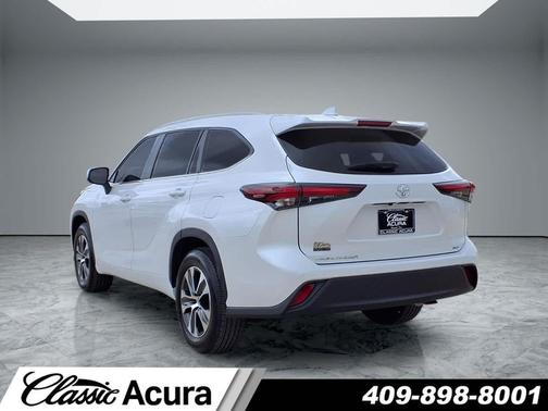 2025 Toyota Highlander XLE