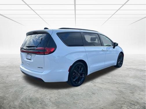 2026 Chrysler Pacifica Limited