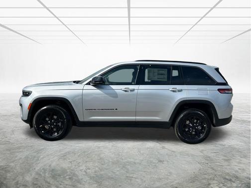 2026 Jeep Grand Cherokee Altitude