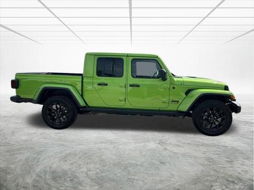 2025 Jeep Gladiator Nighthawk