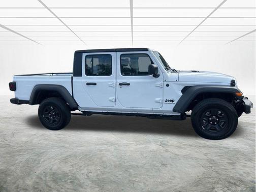 2026 Jeep Gladiator Sport