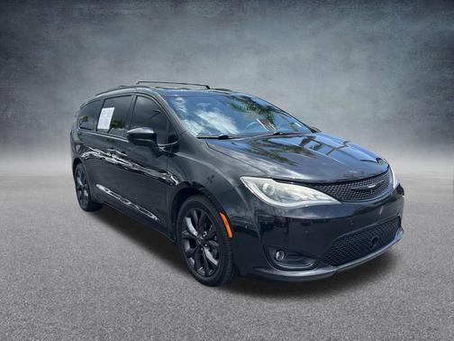 2019 Chrysler Pacifica Touring-L Plus