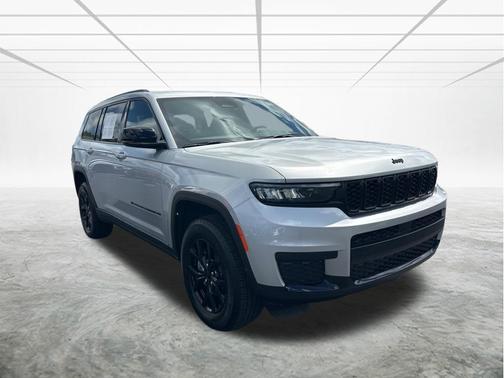 Silver Zynith 2025 Jeep Grand Cherokee L Altitude