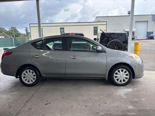 2013 Nissan Versa 1.6 S