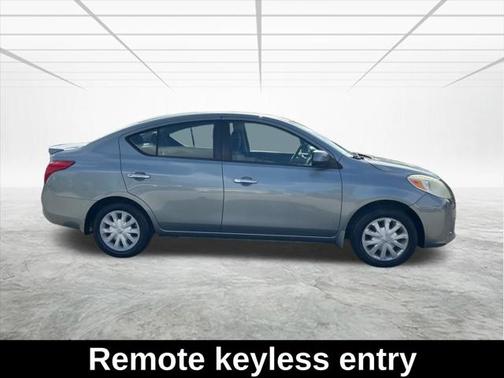 2013 Nissan Versa 1.6 S