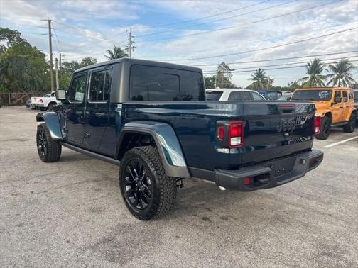 2025 Jeep Gladiator Nighthawk