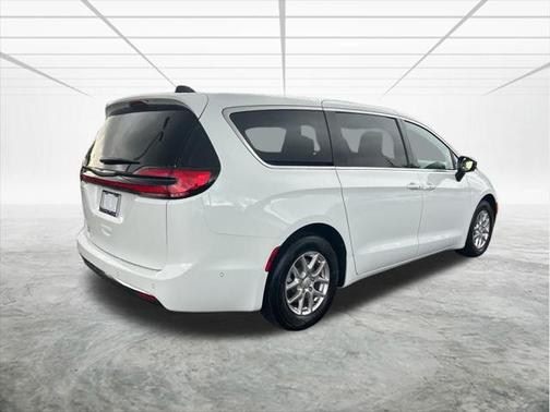 2025 Chrysler Pacifica L