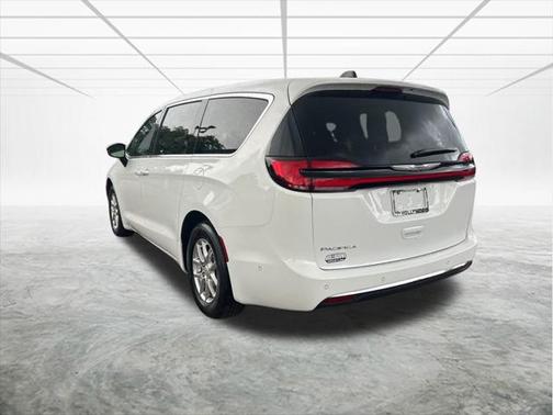 2025 Chrysler Pacifica L