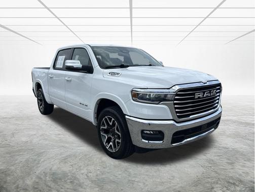 Bright White Clearcoat 2025 RAM 1500 Laramie