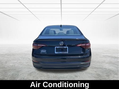 Black 2024 Volkswagen Jetta 1.5T SE