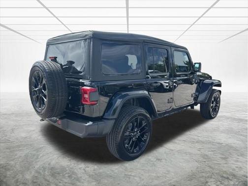 2025 Jeep Wrangler Sahara 4xe