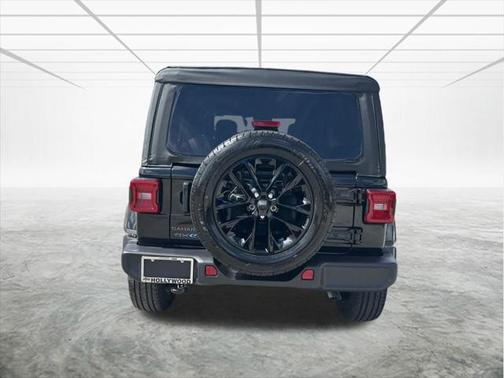 2025 Jeep Wrangler Sahara 4xe