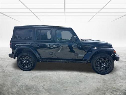 2025 Jeep Wrangler Sahara 4xe