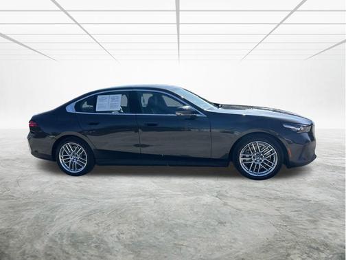2024 BMW 530 530i
