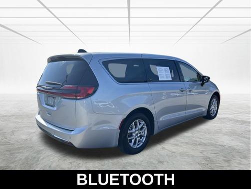 Silver Mist Clearcoat 2024 Chrysler Pacifica Touring L