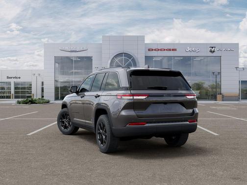 Baltic Gray Metallic Clearcoat 2026 Jeep Grand Cherokee Altitude