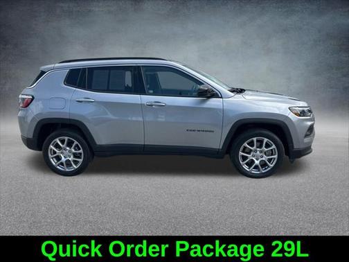 2023 Jeep Compass Latitude Lux