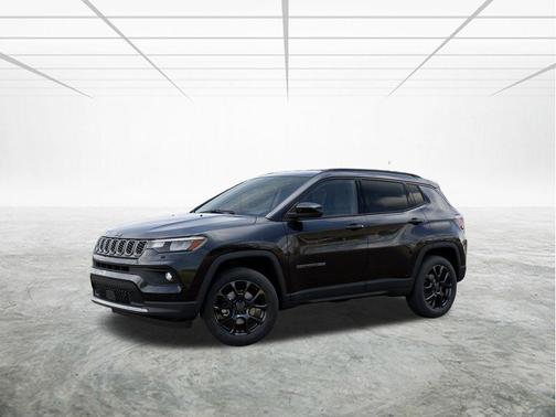 Diamond Black Crystal Pearlcoat 2026 Jeep Compass Latitude
