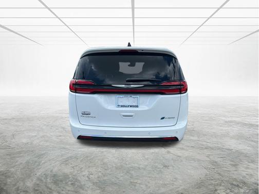 2025 Chrysler Pacifica Hybrid Select