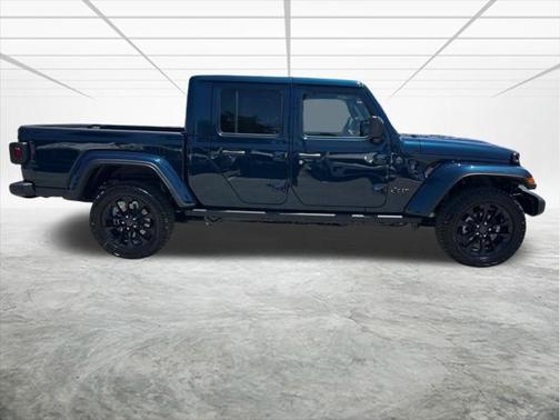 2025 Jeep Gladiator Nighthawk