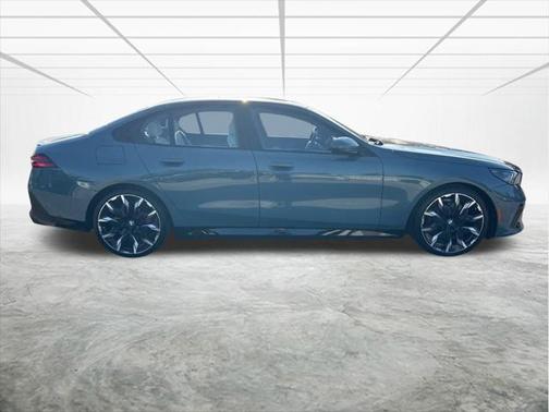 2024 BMW 530 530i