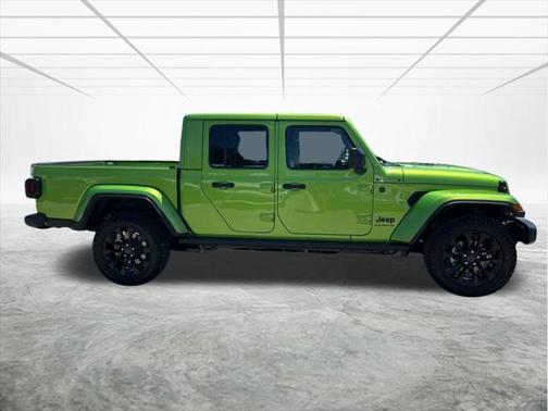 2025 Jeep Gladiator Nighthawk
