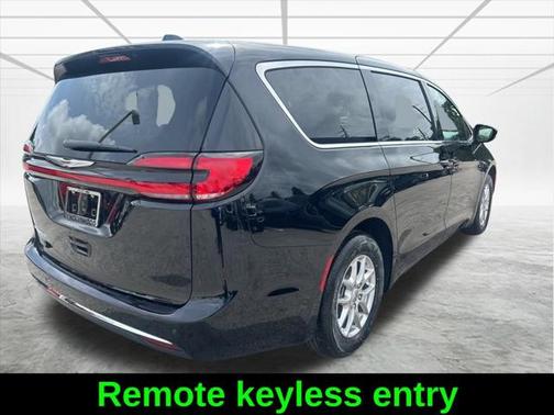 2025 Chrysler Pacifica L
