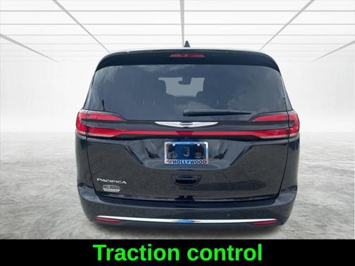 2025 Chrysler Pacifica L