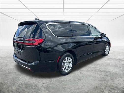 2025 Chrysler Pacifica L
