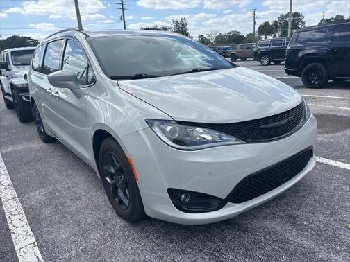 2020 Chrysler Pacifica Touring-L Plus