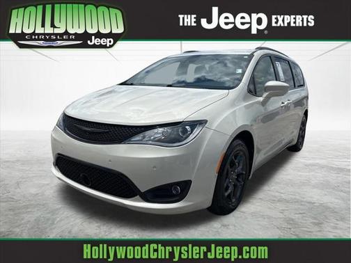 2020 Chrysler Pacifica Touring-L Plus