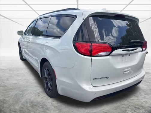 2020 Chrysler Pacifica Touring-L Plus