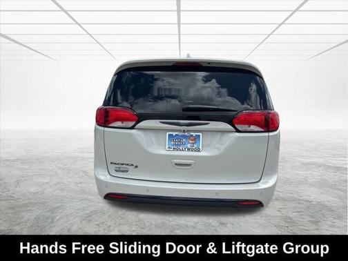 2020 Chrysler Pacifica Touring-L Plus