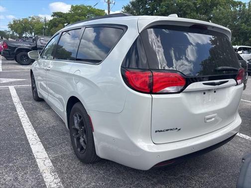 2020 Chrysler Pacifica Touring-L Plus