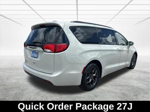 2020 Chrysler Pacifica Touring-L Plus