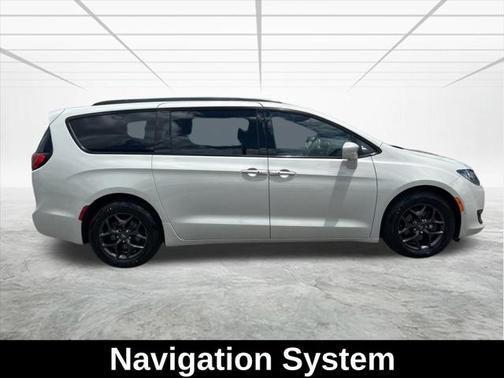 2020 Chrysler Pacifica Touring-L Plus