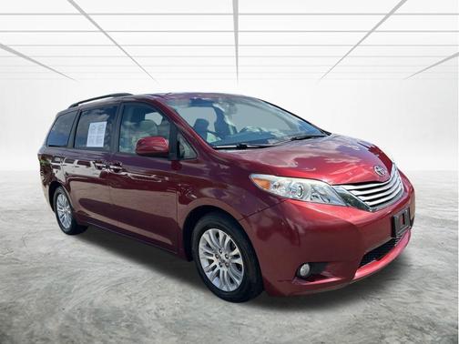 2017 Toyota Sienna XLE