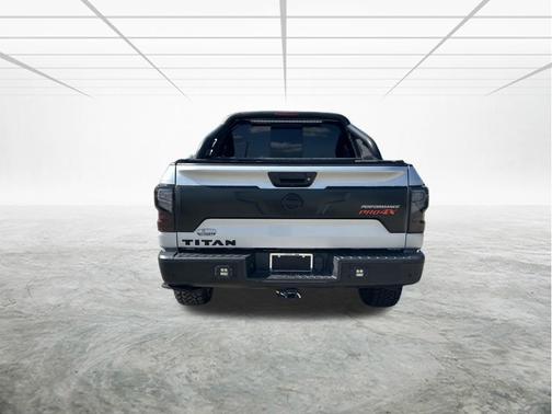 2020 Nissan Titan SV