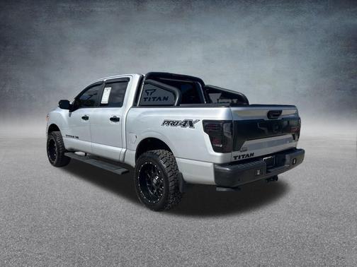 2020 Nissan Titan SV