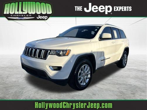 Bright White Clearcoat 2021 Jeep Grand Cherokee Laredo