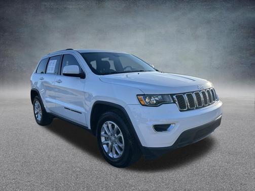 Bright White Clearcoat 2021 Jeep Grand Cherokee Laredo