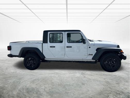 Bright White Clearcoat 2026 Jeep Gladiator Sport