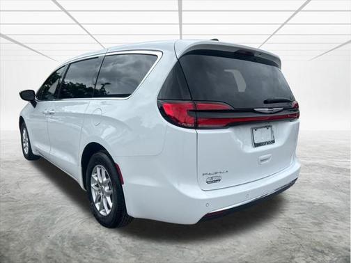 2025 Chrysler Pacifica L